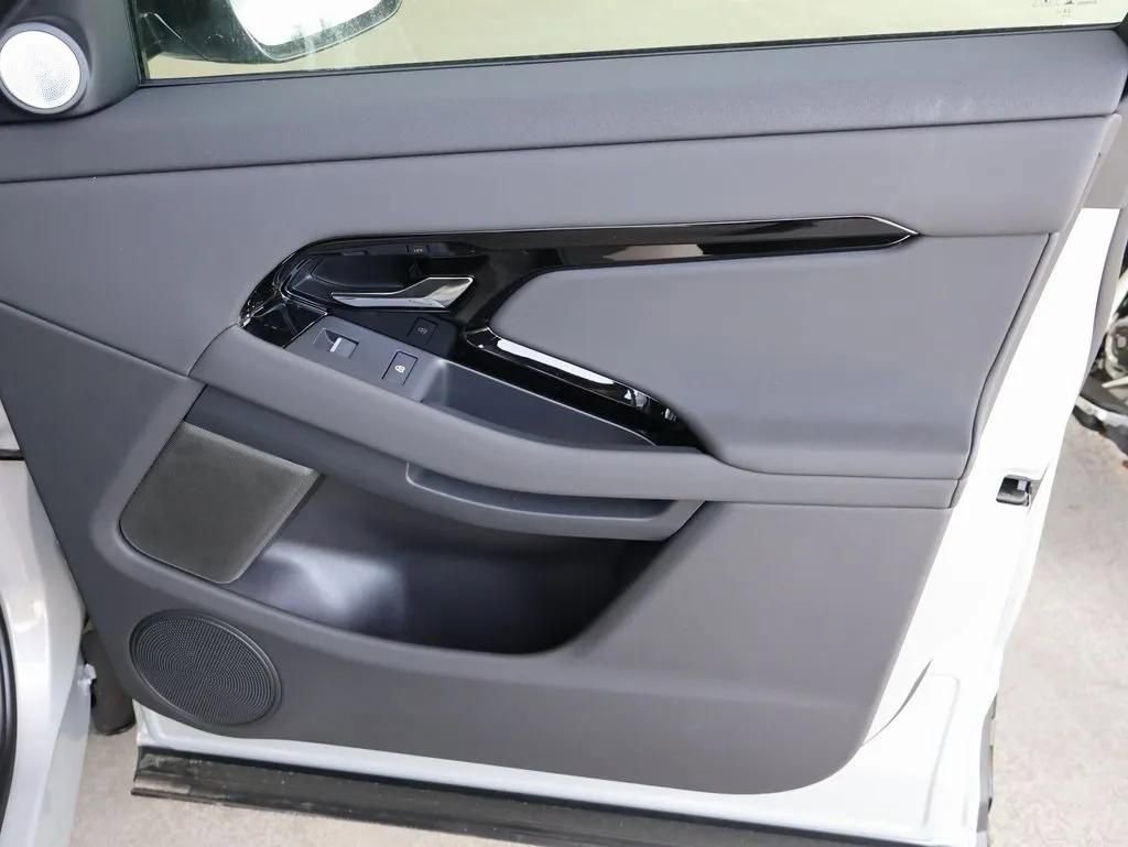 New 2026 Land Rover Range Rover Evoque Dynamic SE image 36