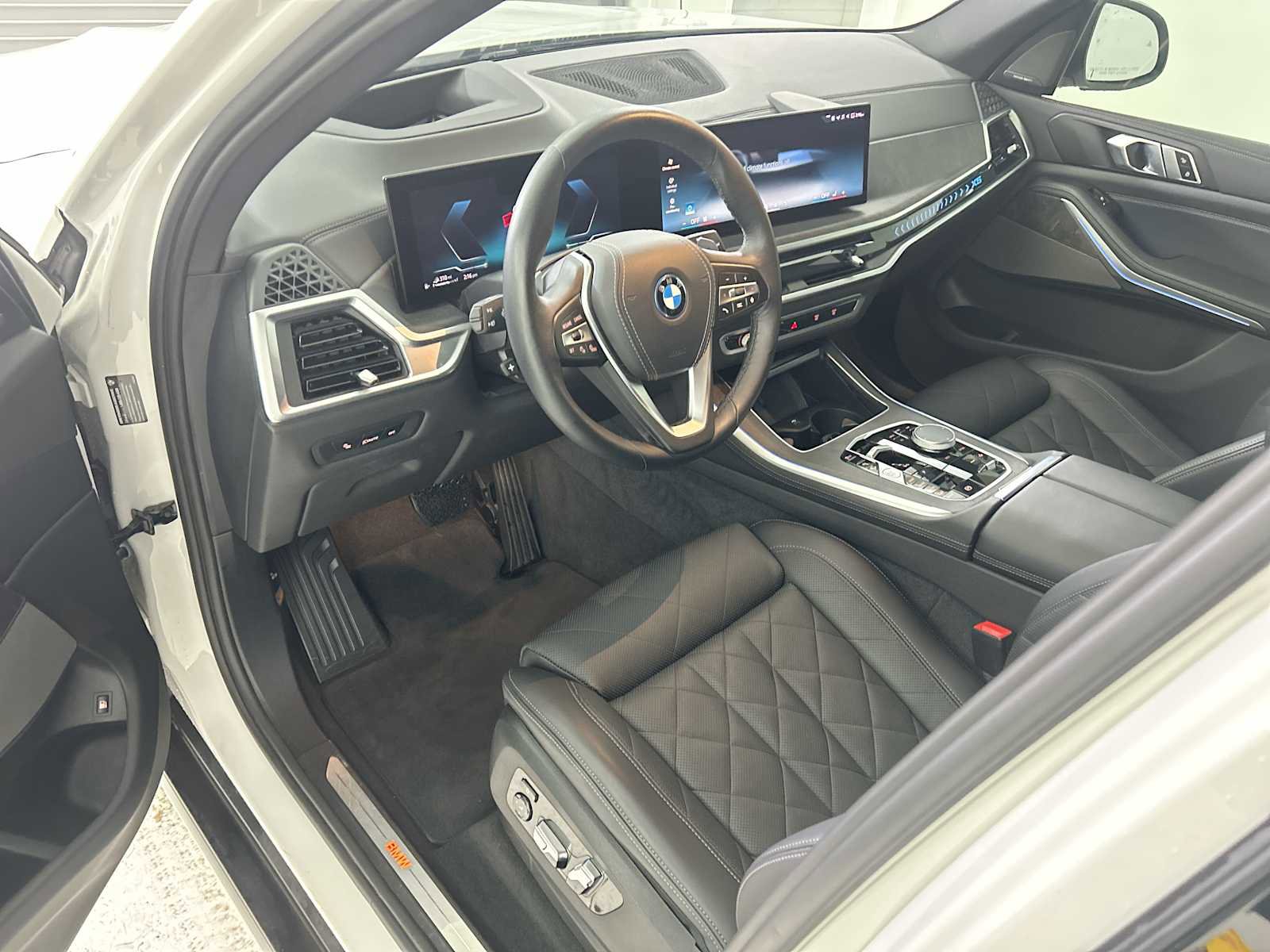 Used 2024 BMW X5 xDrive50e w/ Premium Package image 11