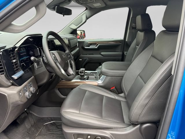 Used 2024 Chevrolet Silverado 1500 RST AWD/4WD image 10