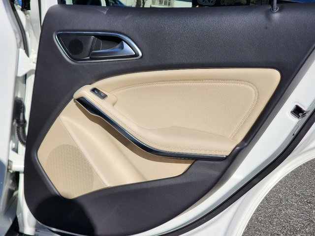 Used 2019 Mercedes-Benz GLA 250 4MATIC image 16