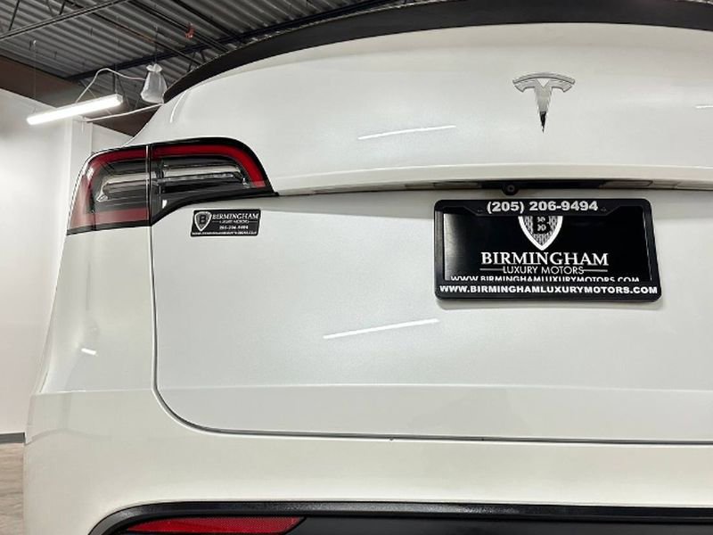 Used 2023 Tesla Model Y Performance image 14