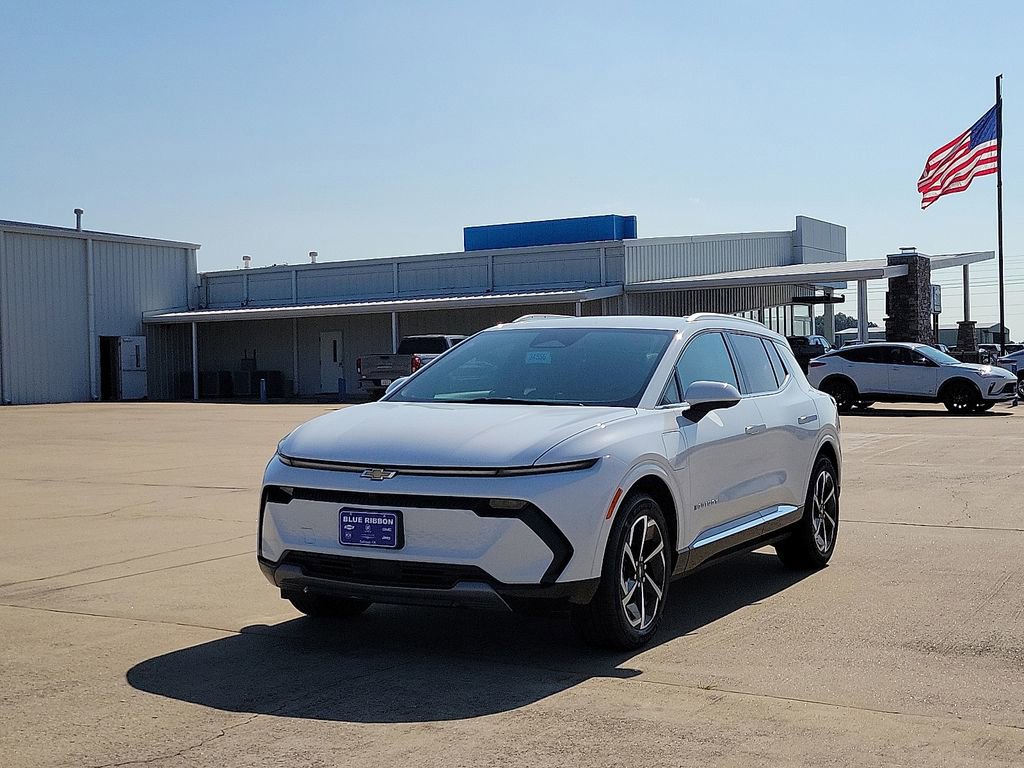 New 2025 Chevrolet Equinox EV LT image 2