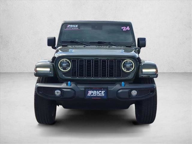 Used 2024 Jeep Wrangler Unlimited w/ LED Headlamp & Fog Lamp Group AWD/4WD image 2