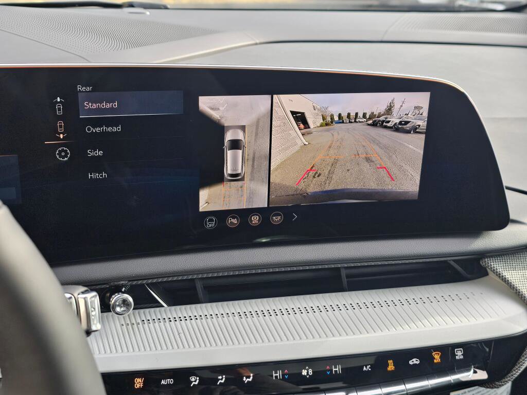 New 2026 Cadillac Optiq Luxury 2 image 36