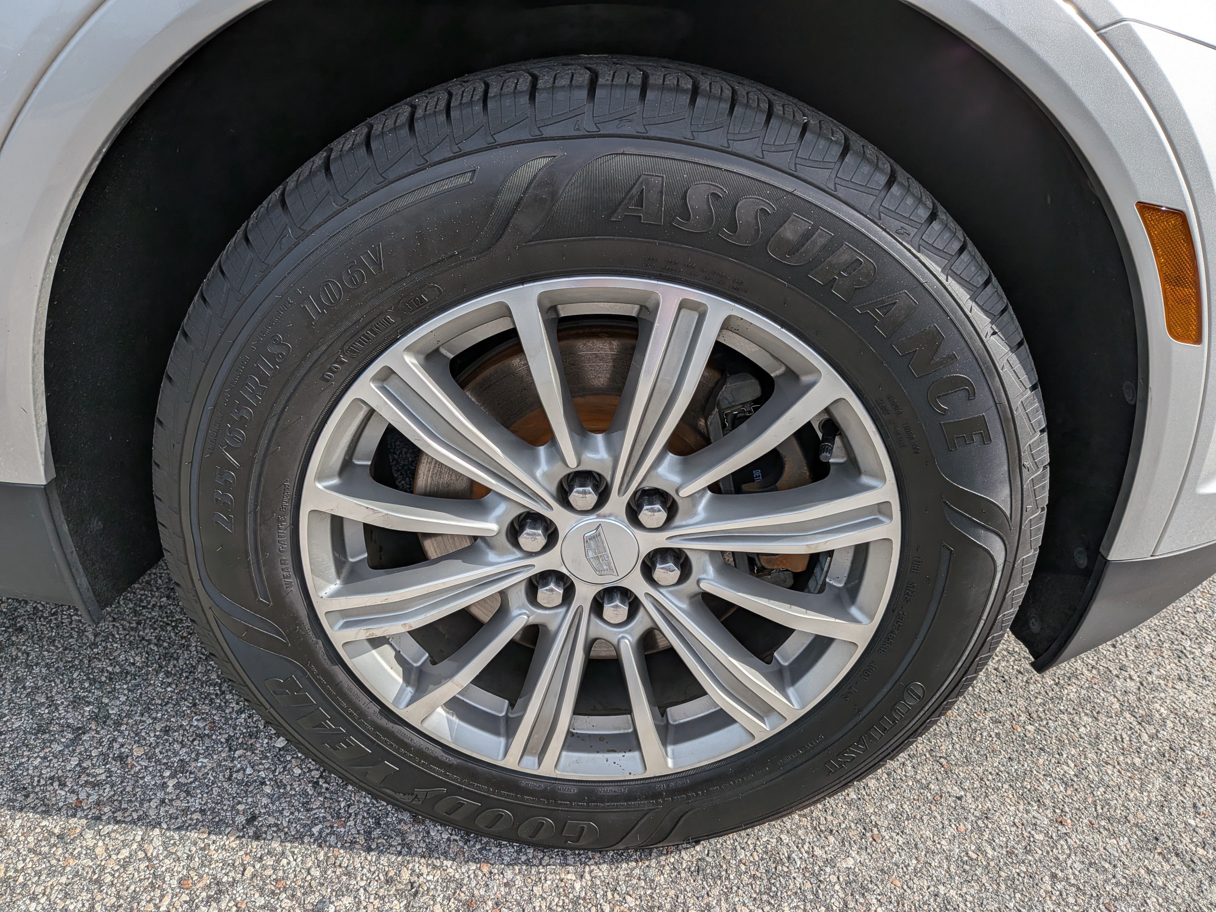 Certified 2018 Cadillac XT5 Luxury w/ Driver Awareness Package FWD image 12