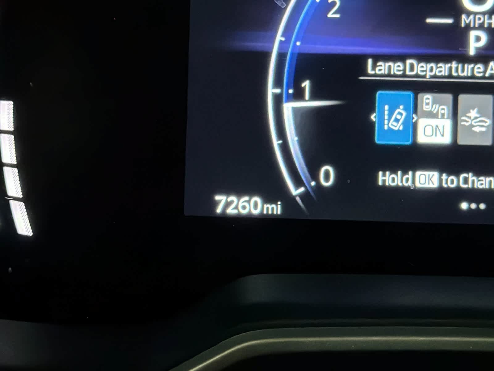 Used 2025 Toyota Corolla Cross XLE FWD image 28