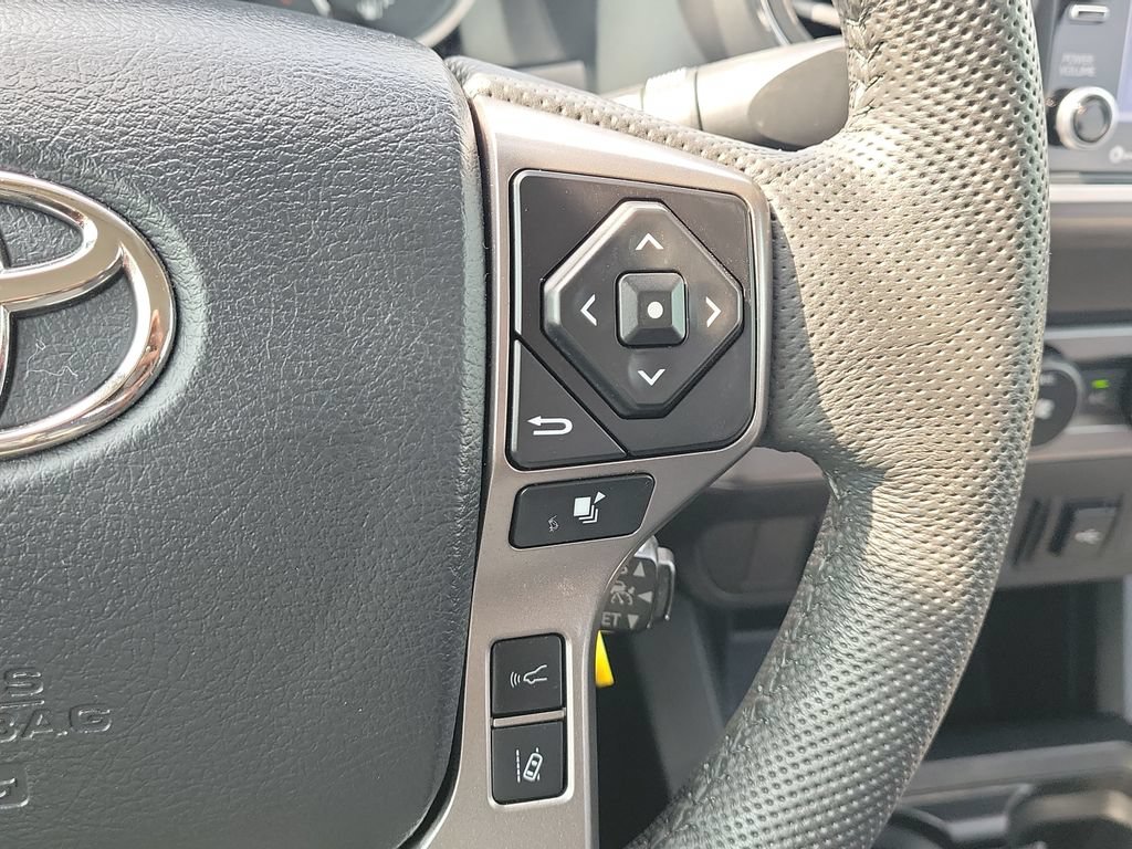 Used 2023 Toyota Tacoma SR5 w/ SR5 Appearance Package RWD image 10