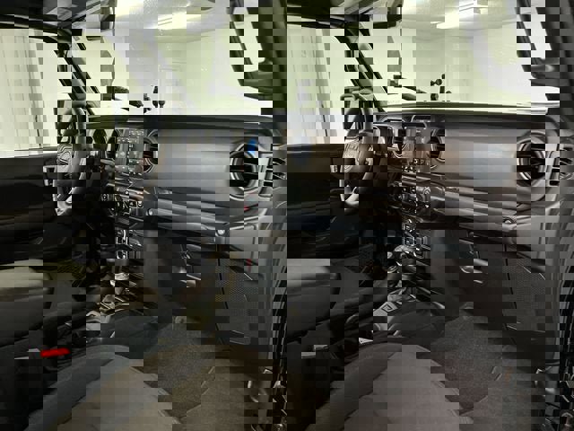 Used 2023 Jeep Gladiator Sport image 29