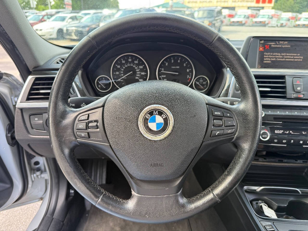 Used 2016 BMW 320i Sedan RWD image 15