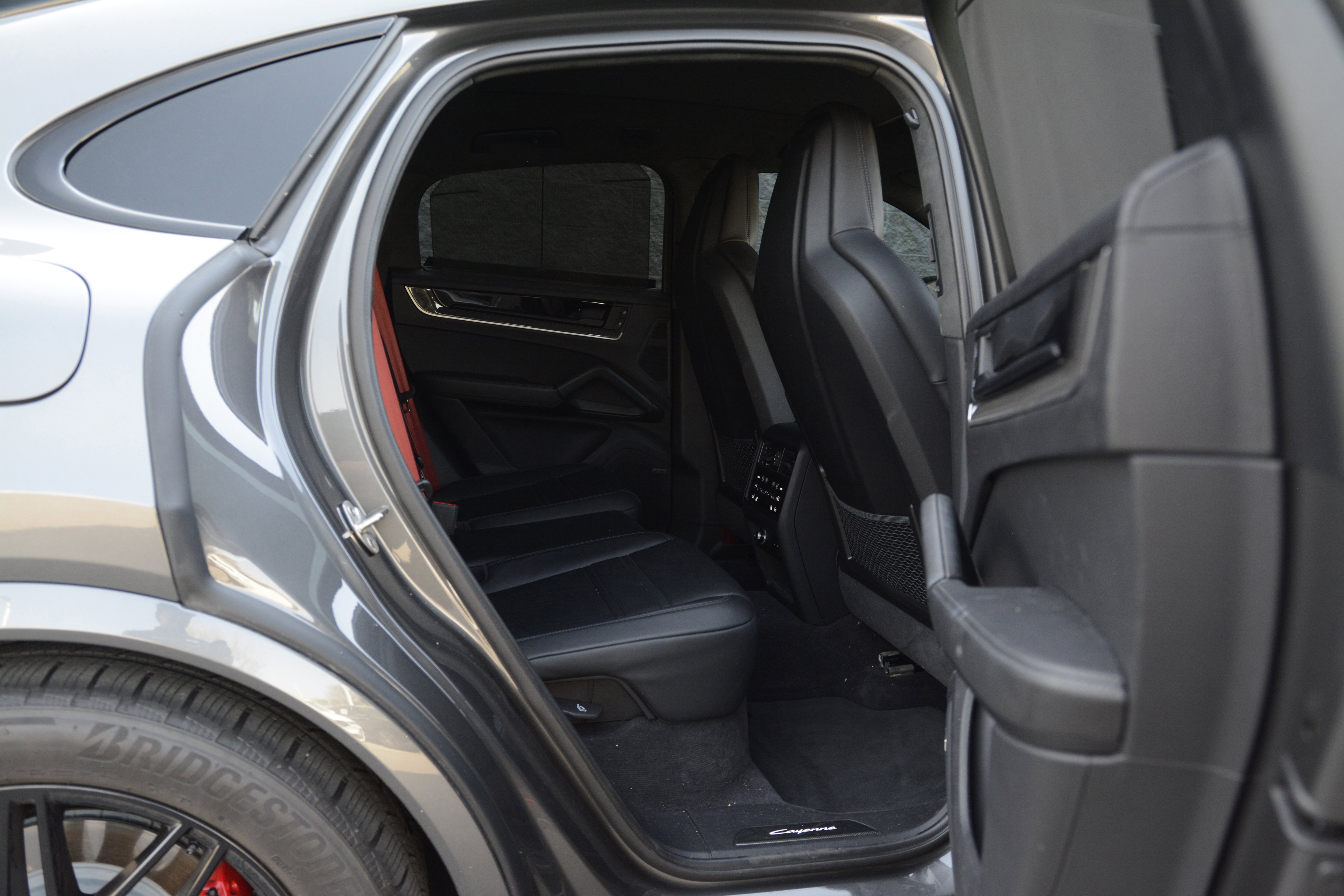 Certified 2024 Porsche Cayenne S AWD/4WD image 30