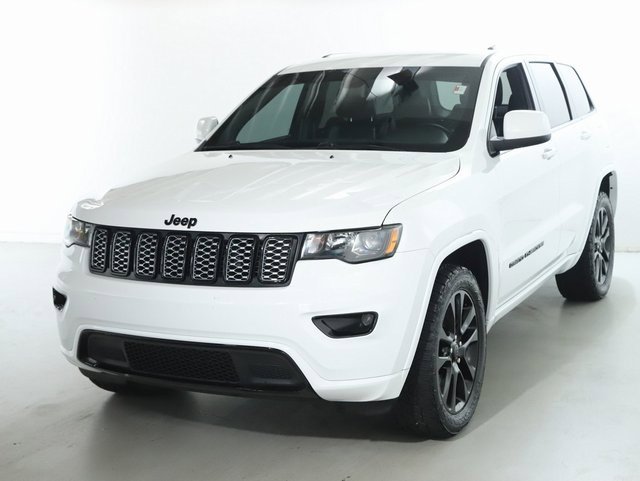 Used 2020 Jeep Grand Cherokee Altitude image 1