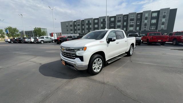 Used 2022 Chevrolet Silverado 1500 LTZ AWD/4WD image 4