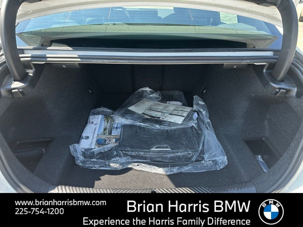 Certified 2025 BMW 530i w/ Premium Package image 17