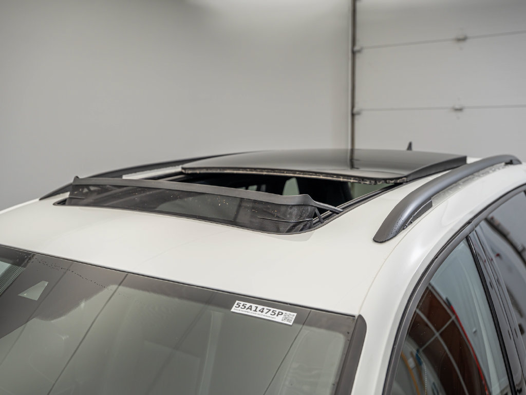 Used 2023 Volkswagen Tiguan SE R-Line FWD image 16