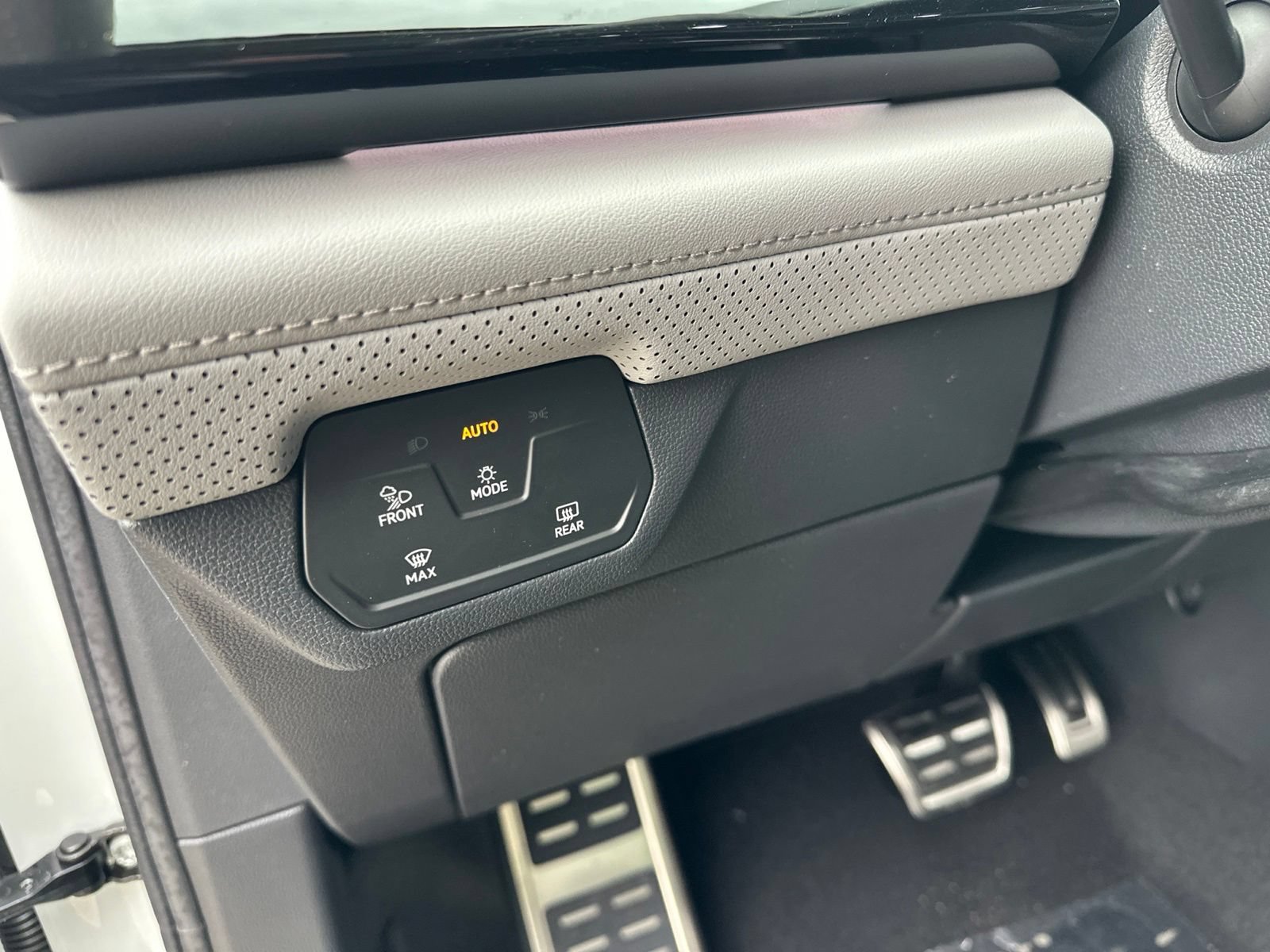 New 2026 Volkswagen Atlas Peak Edition AWD/4WD image 15