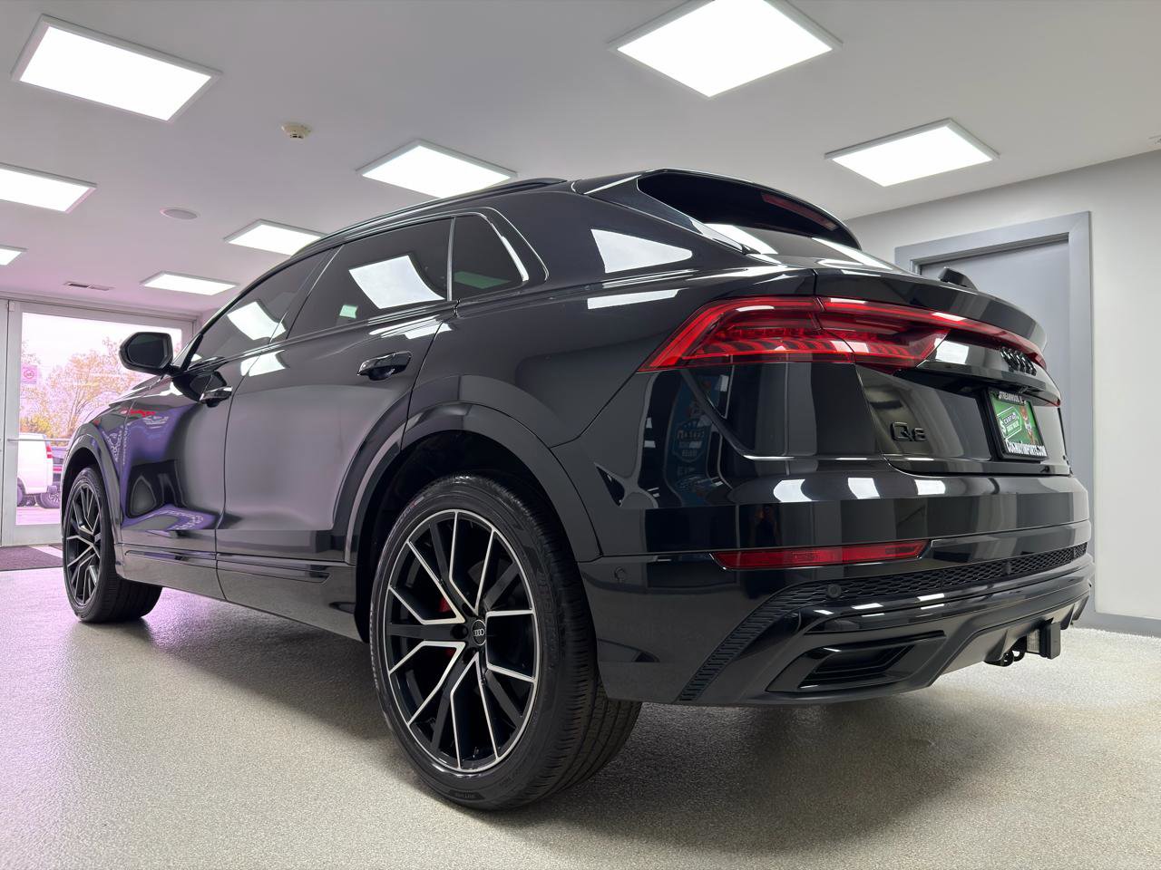 Used 2021 Audi Q8 Prestige w/ Prestige Package AWD/4WD image 5
