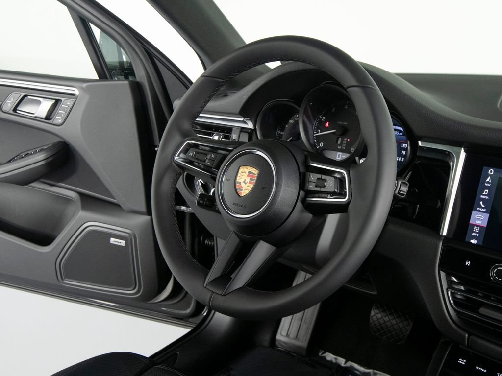 New 2026 Porsche Macan AWD/4WD image 31