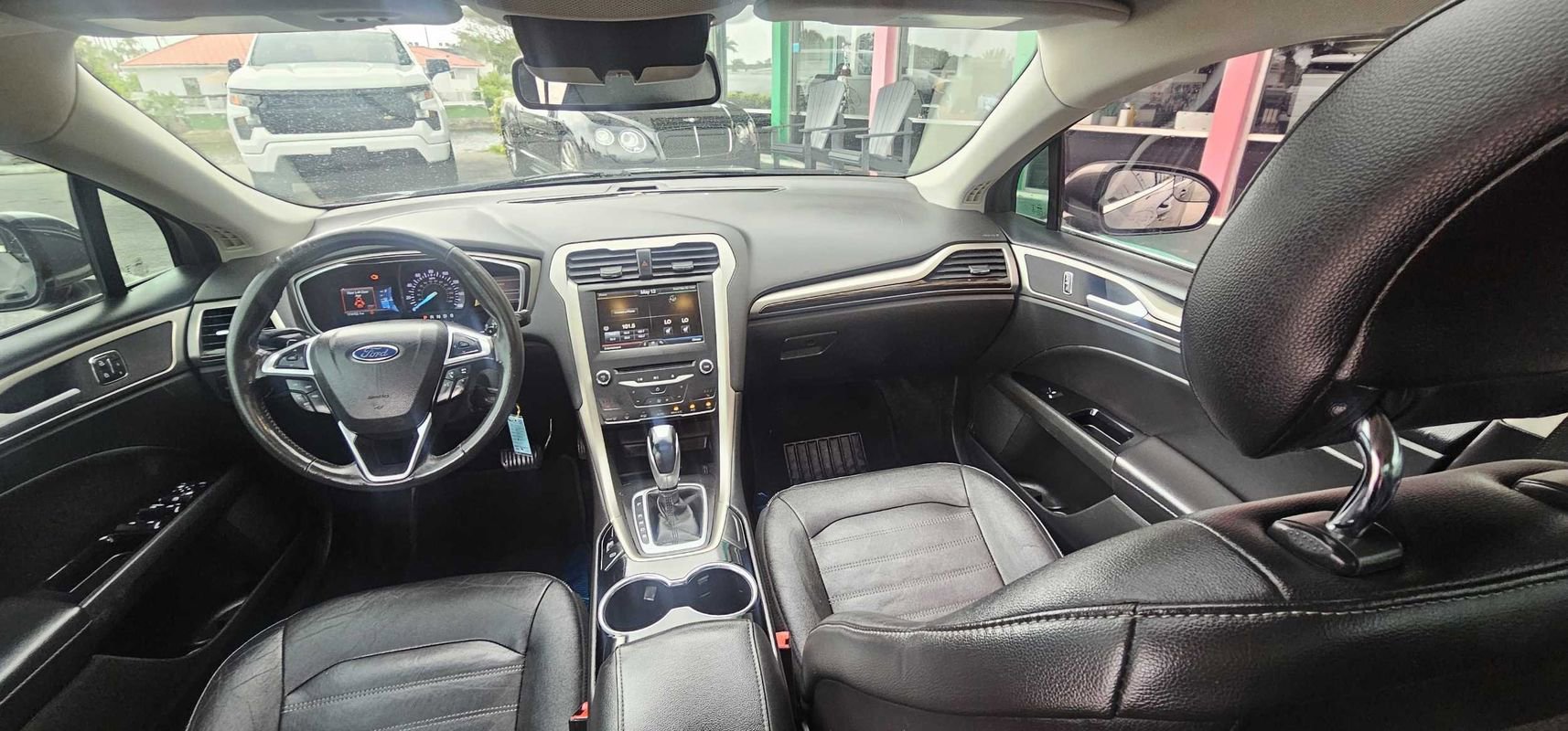 Used 2015 Ford Fusion SE w/ Equipment Group 202A FWD image 14