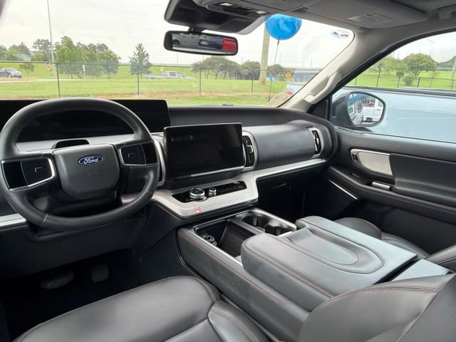 Used 2025 Ford Expedition Active AWD/4WD image 36