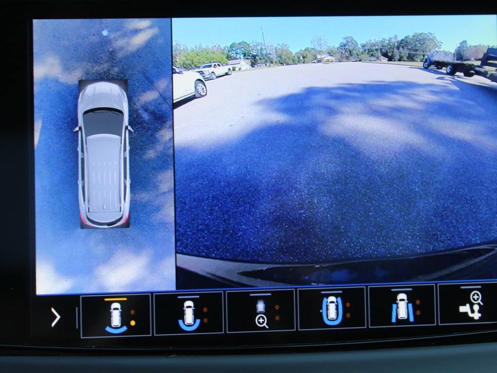 Used 2021 Buick Enclave Avenir w/ Avenir Technology Package image 19