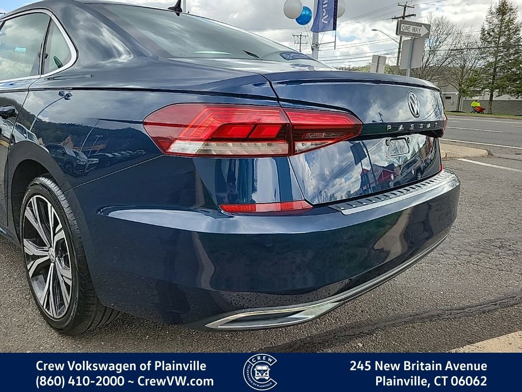 Certified 2022 Volkswagen Passat 2.0T SE FWD image 27