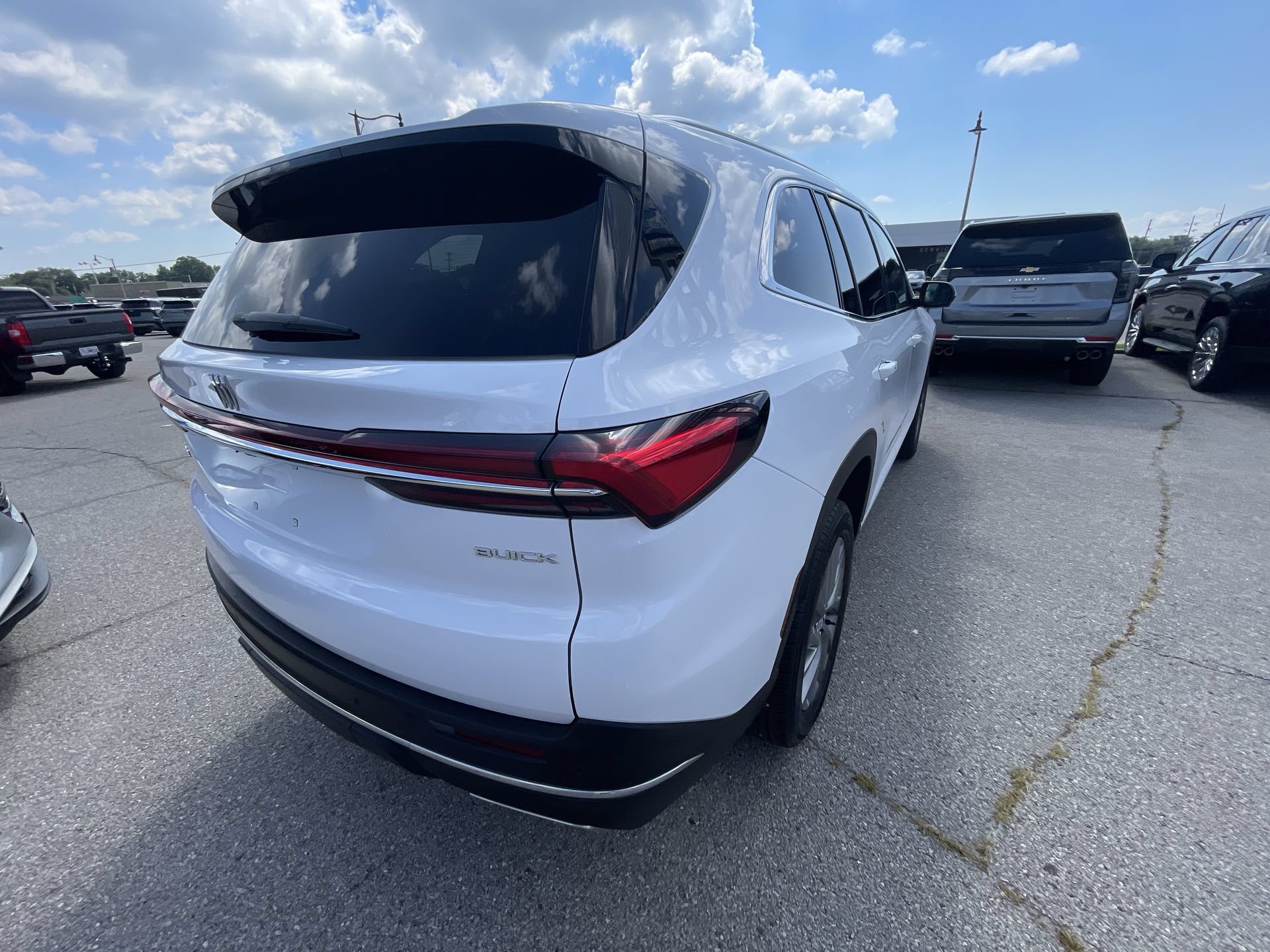 Used 2026 Buick Enclave Preferred AWD/4WD image 31