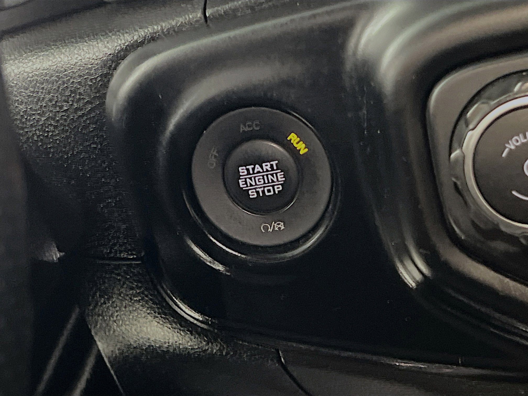 Used 2022 Jeep Gladiator Mojave AWD/4WD image 23