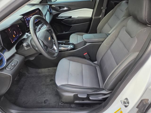 Certified 2025 Chevrolet Trax LT w/ Driver Confidence Package FWD image 10