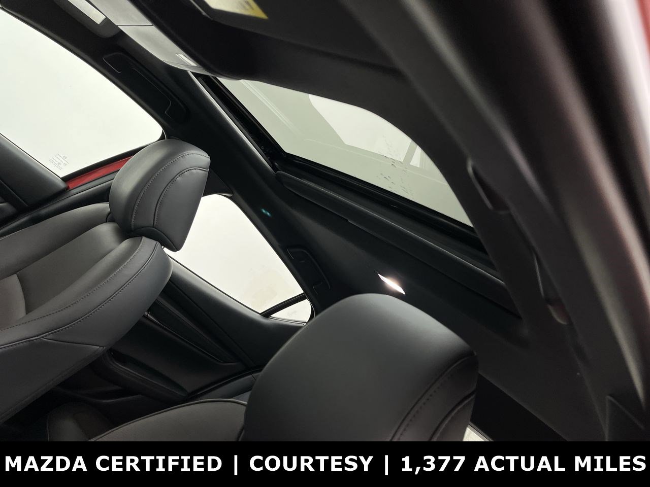 Certified 2025 MAZDA MAZDA3 Hatchback w/Premium Plus Pkg image 7