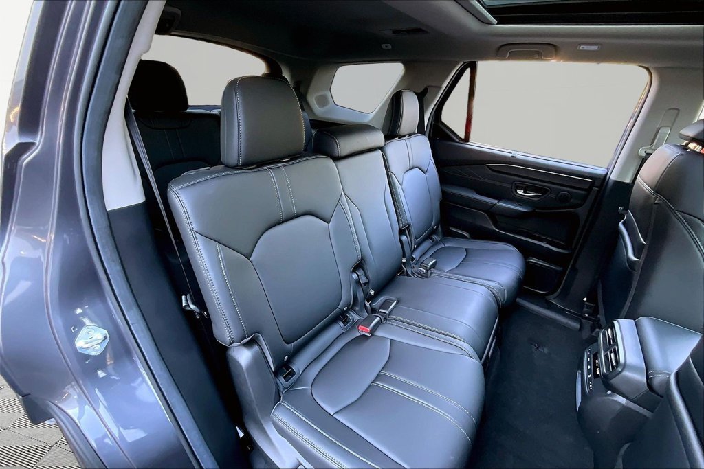 Used 2026 Honda Pilot Touring image 17