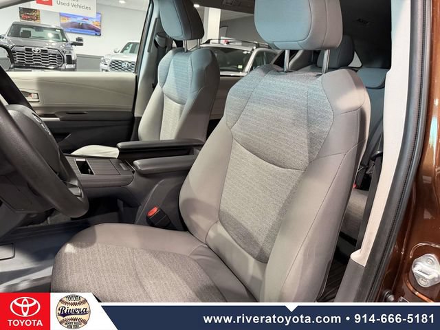 Certified 2023 Toyota Sienna LE FWD image 13