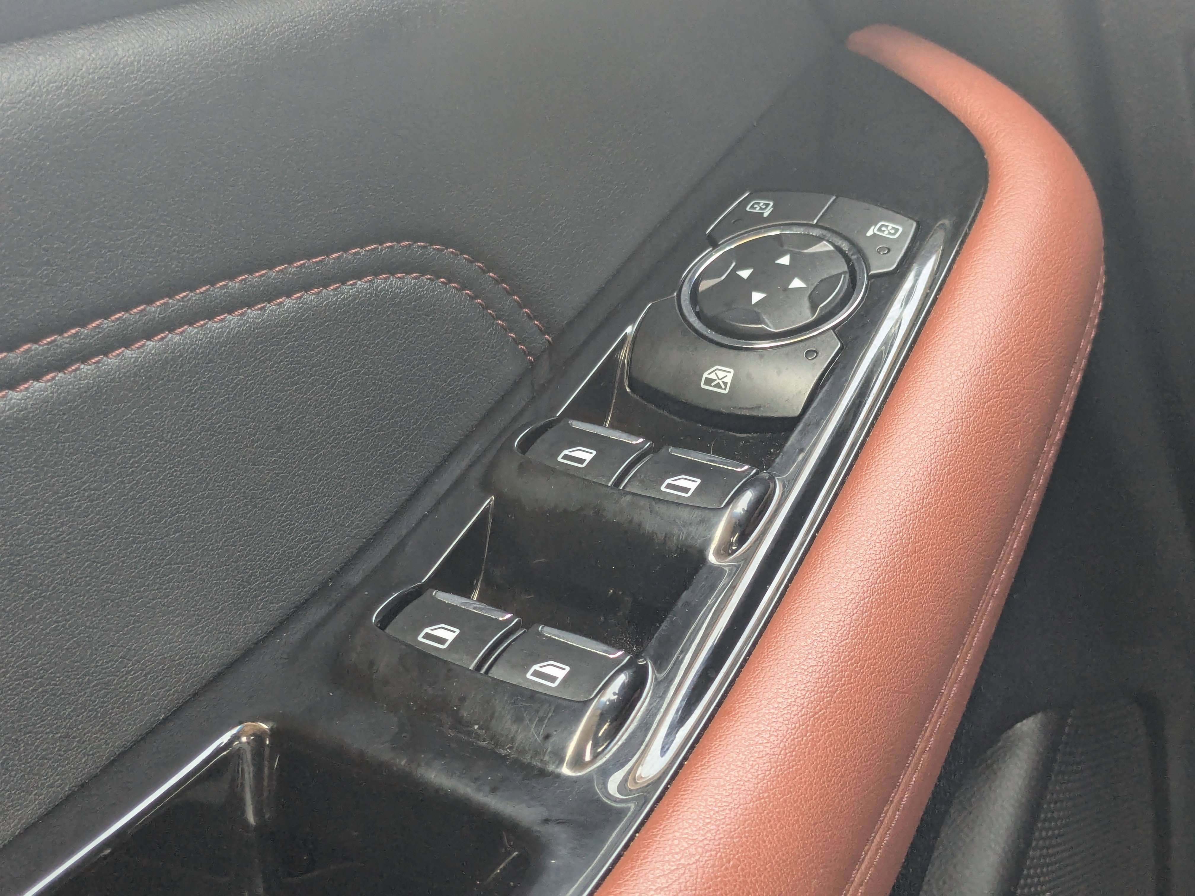 Used 2019 Ford Edge Titanium w/ Equipment Group 301A image 35