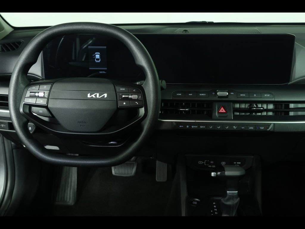 Used 2025 Kia K4 LXS image 14