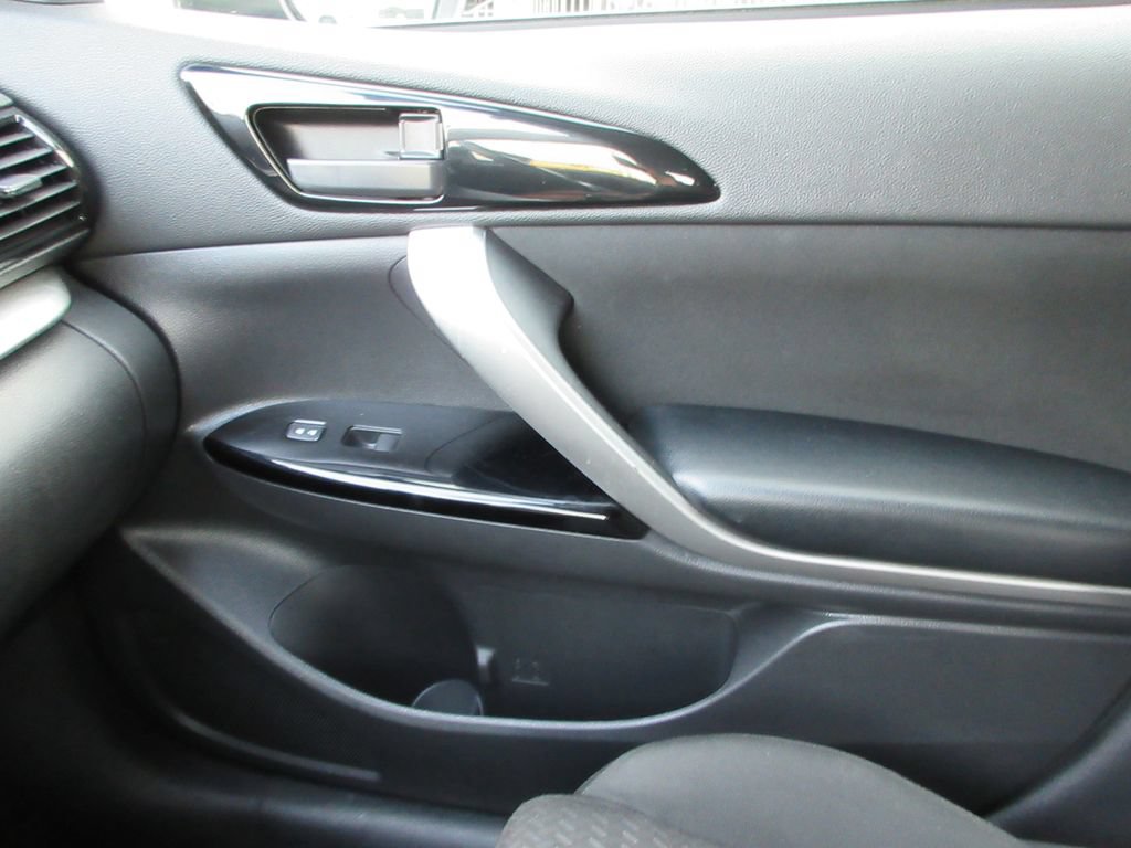 Used 2025 Mitsubishi Eclipse Cross LE AWD/4WD image 33