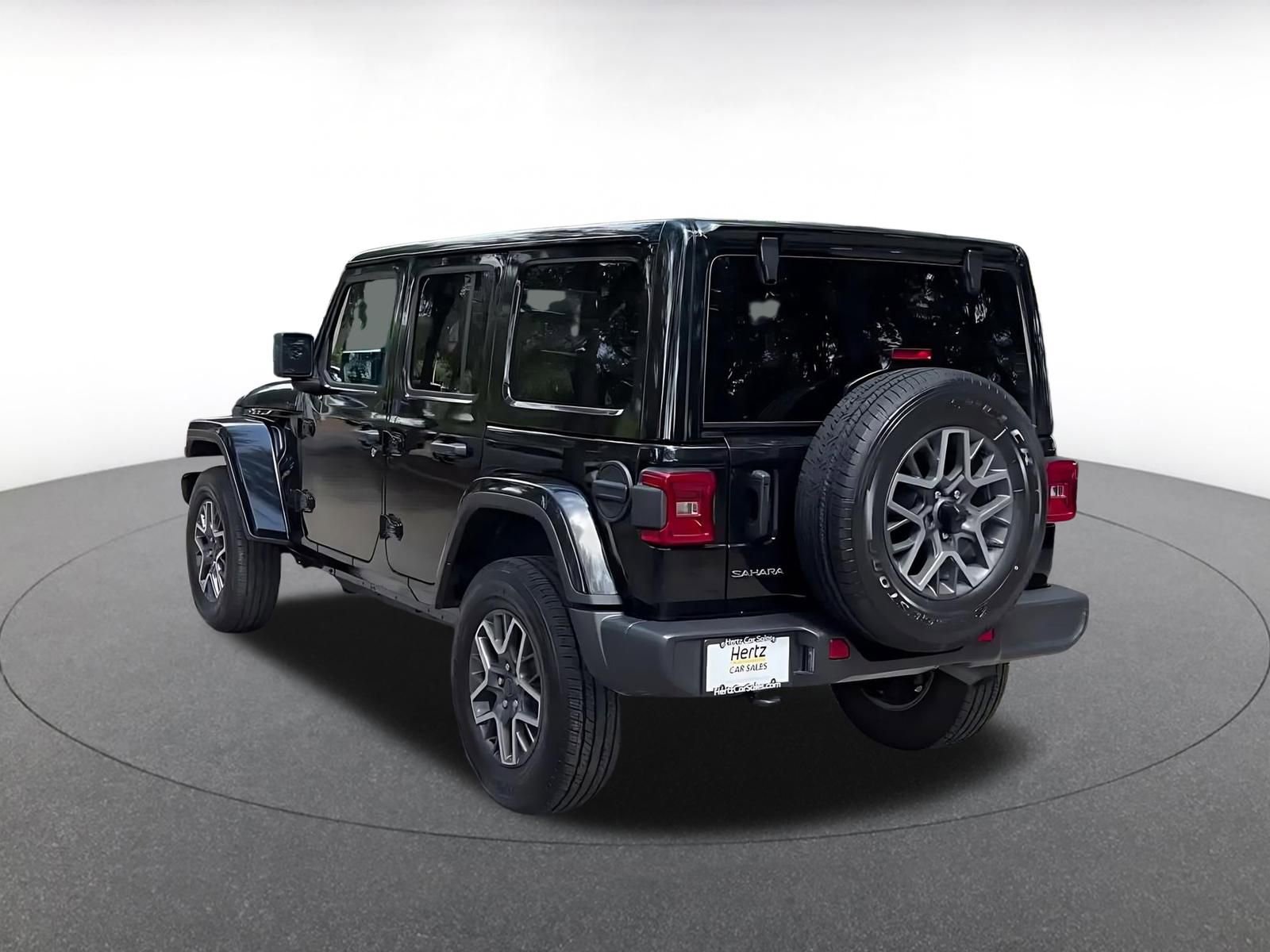 Used 2025 Jeep Wrangler Unlimited Sahara AWD/4WD image 11