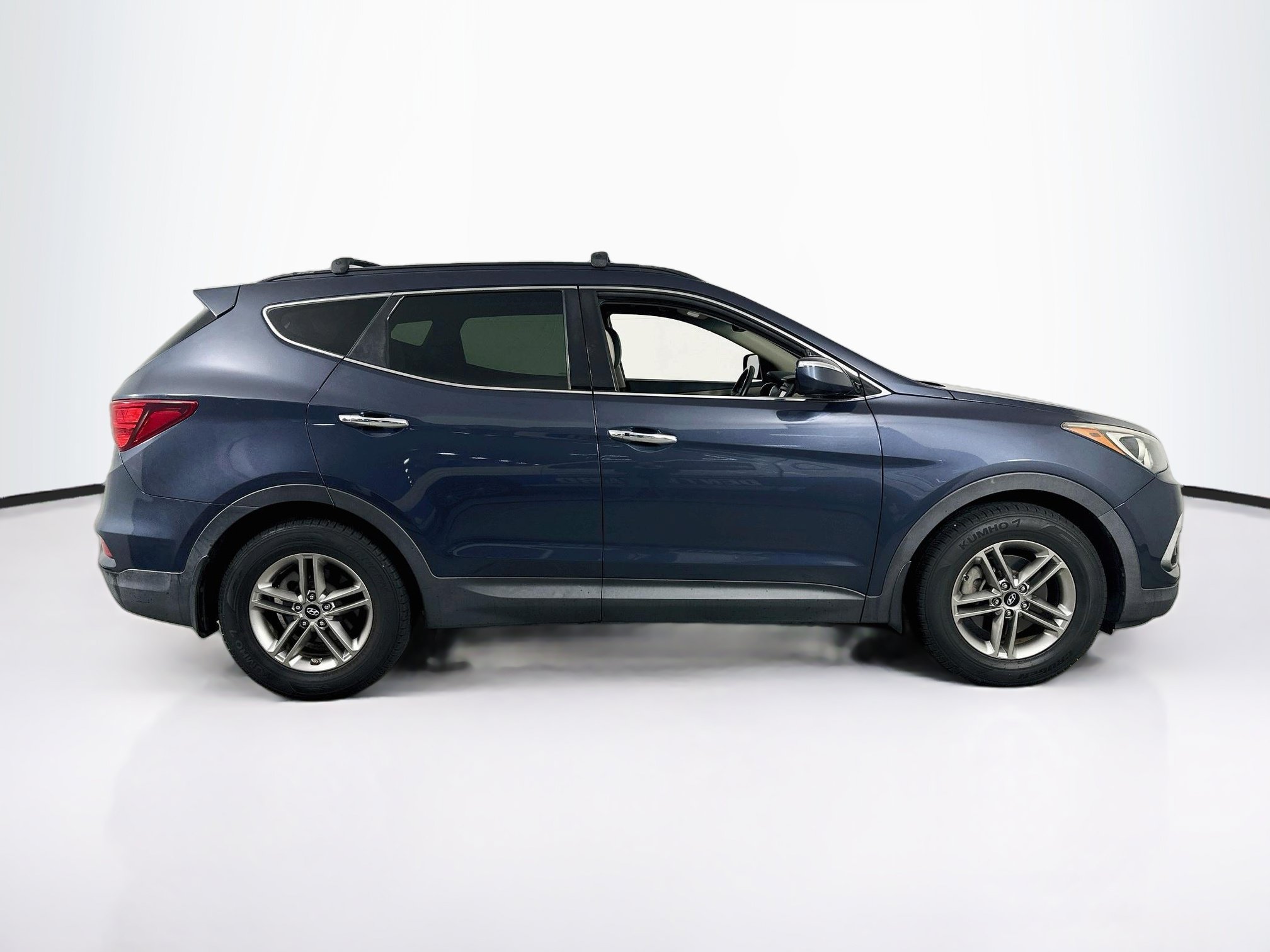 Used 2017 Hyundai Santa Fe Sport FWD image 4