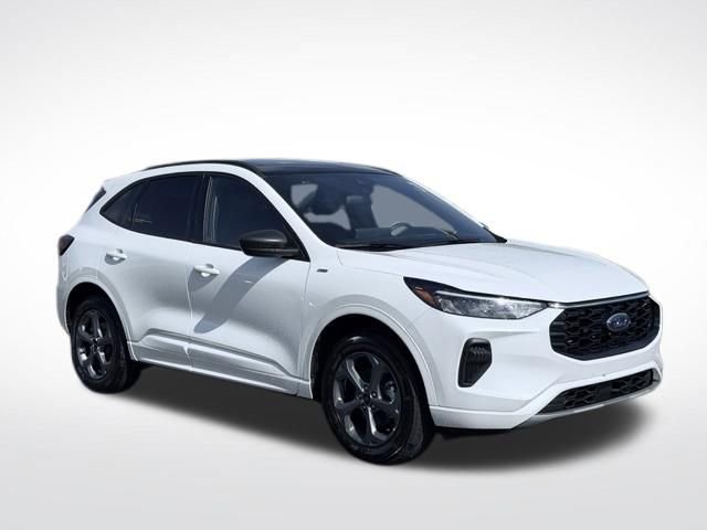 Used 2024 Ford Escape ST-Line w/ Tech Pack #1 AWD/4WD image 4