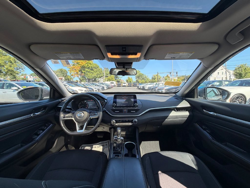 Used 2022 Nissan Altima 2.5 SV w/ SV Premium Package FWD image 16