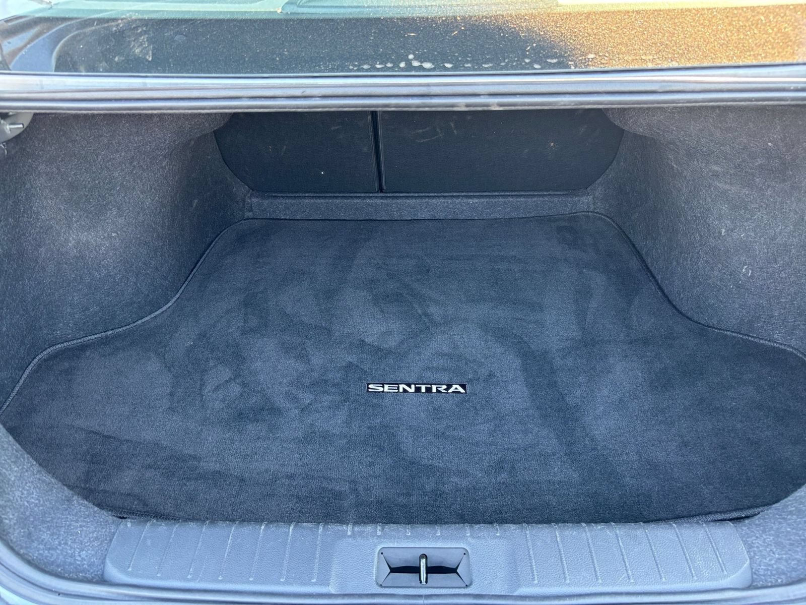 Used 2025 Nissan Sentra SV FWD image 29