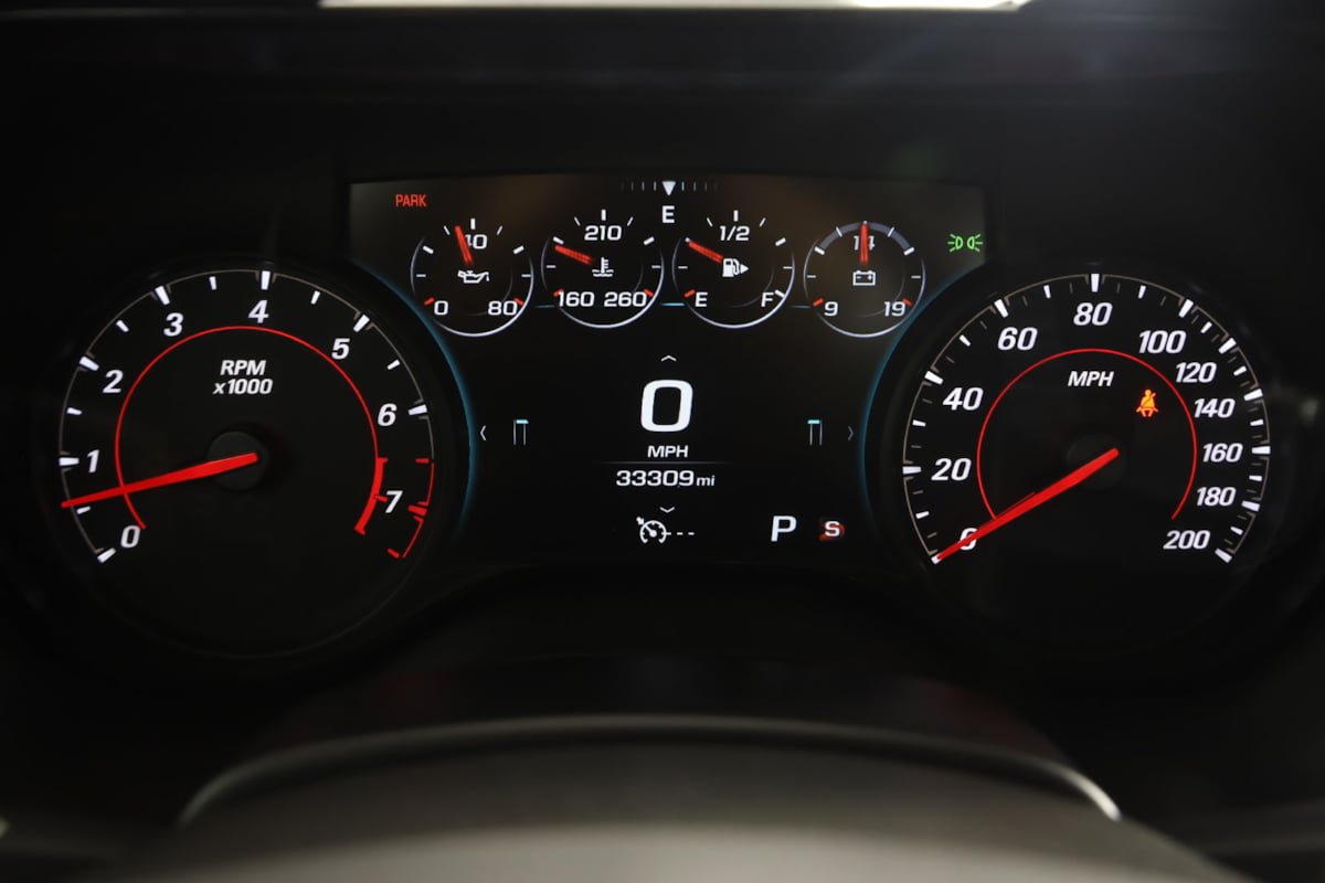Used 2018 Chevrolet Camaro SS RWD image 24