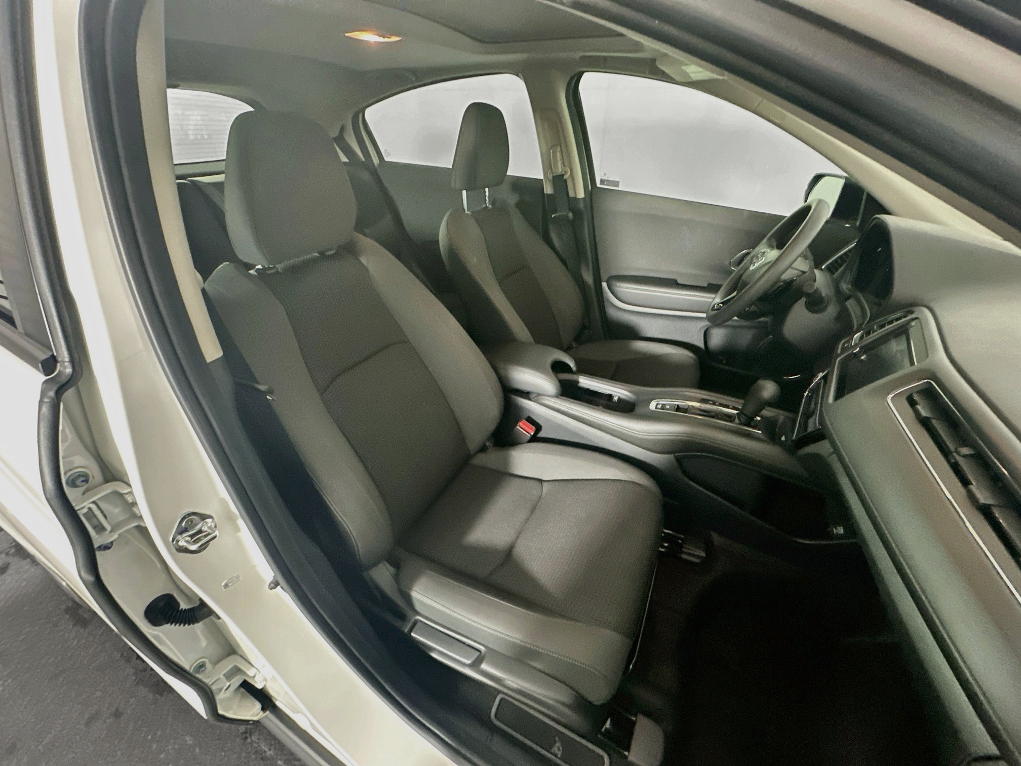 Used 2020 Honda HR-V EX image 29