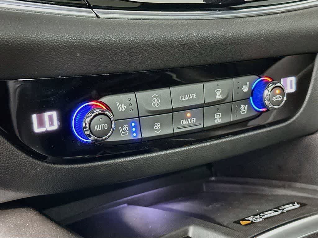 Used 2023 Buick Enclave Avenir w/ Avenir Technology Package AWD/4WD image 18