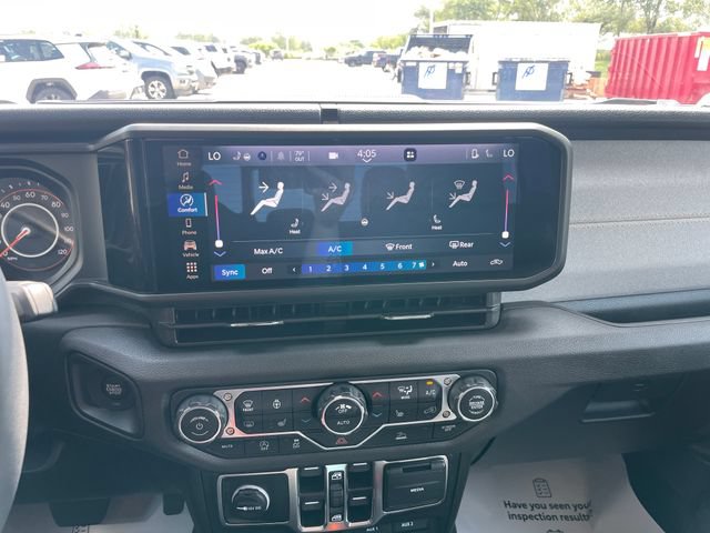 Used 2025 Jeep Gladiator Sport AWD/4WD image 12