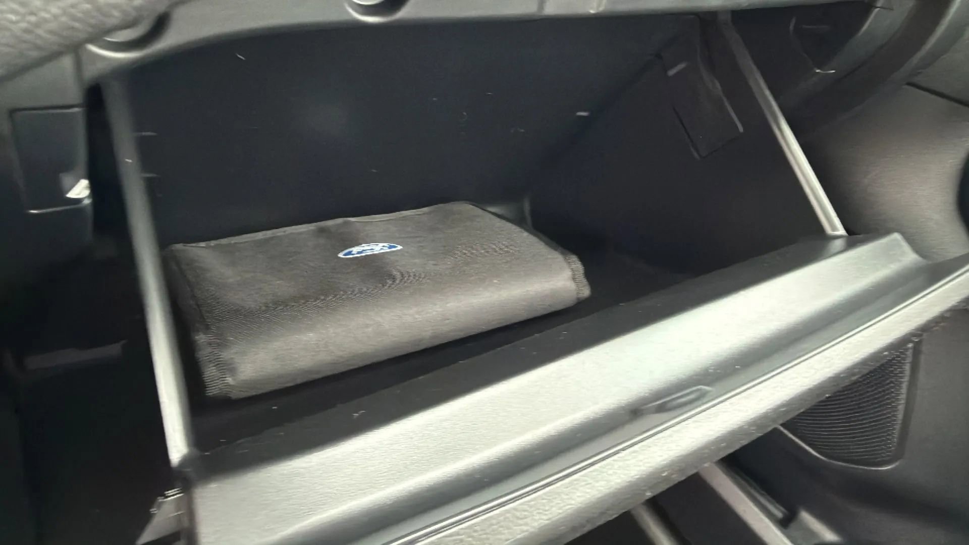 Used 2020 Ford Escape SE image 30