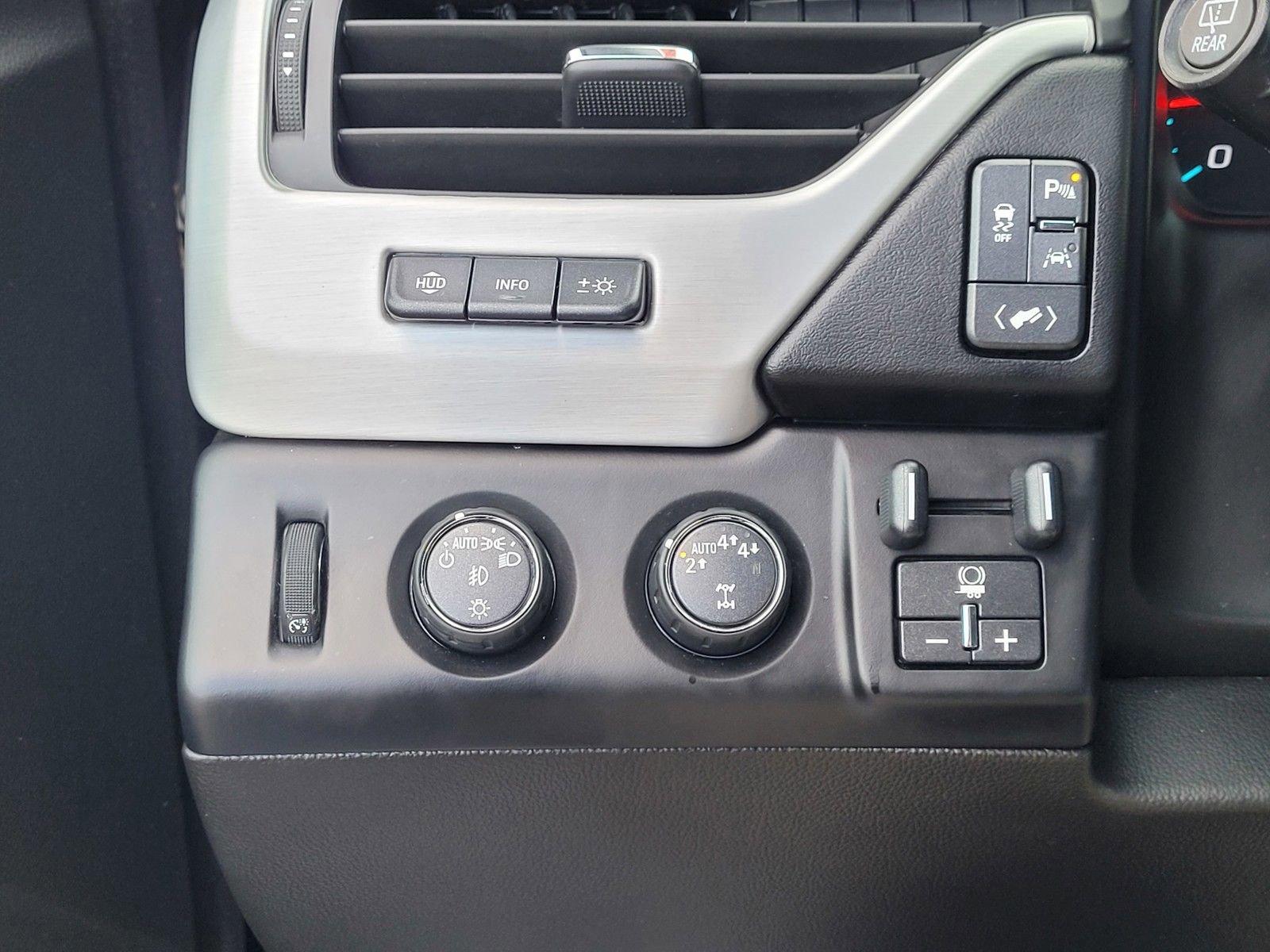 Used 2019 GMC Yukon XL SLT w/ Graphite Performance Edition image 19