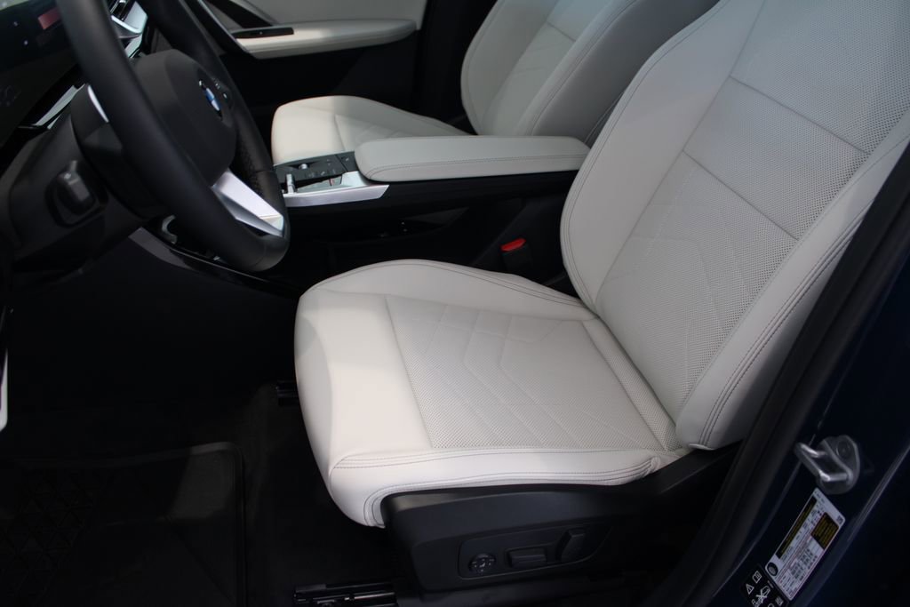 New 2026 BMW X1 xDrive28i w/ Technology Package AWD/4WD image 9