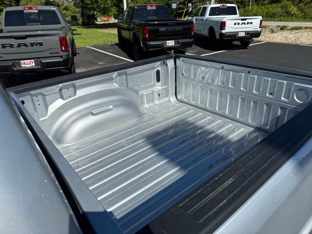 New 2026 RAM 1500 4x4 Crew Cab image 40