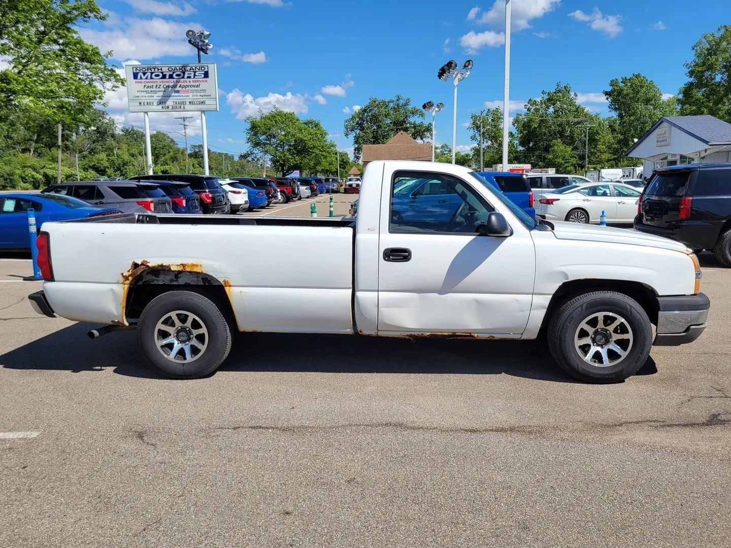 Used 2004 Chevrolet Silverado 1500 W/T RWD image 3