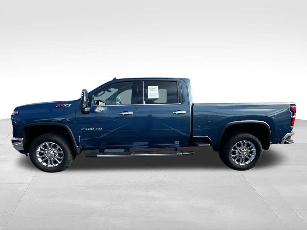 Used 2025 Chevrolet Silverado 2500 LTZ w/ LTZ Premium Package AWD/4WD image 5