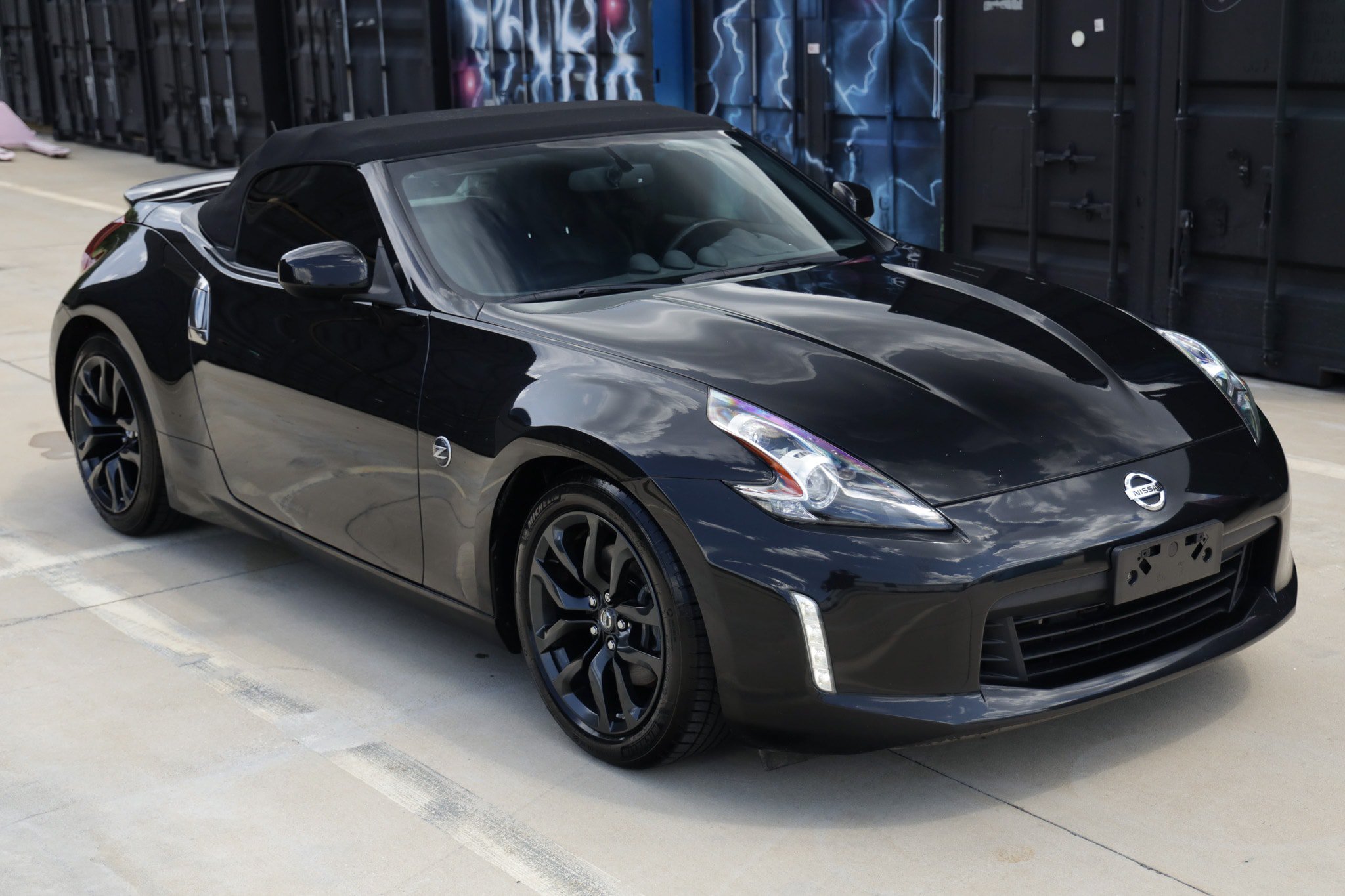 Used 2019 Nissan 370Z Touring RWD image 19
